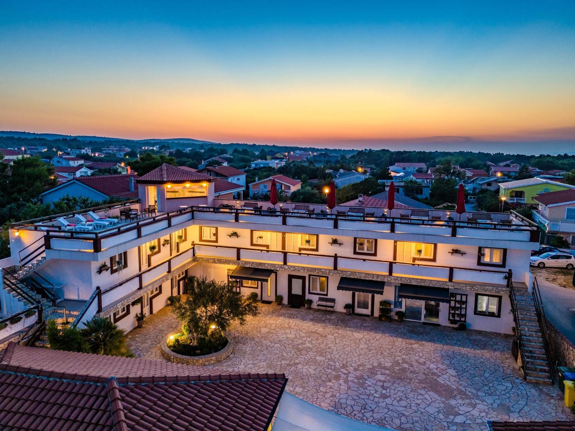 Guesthouse Kod Spavalice วีร์ ภายนอก รูปภาพ