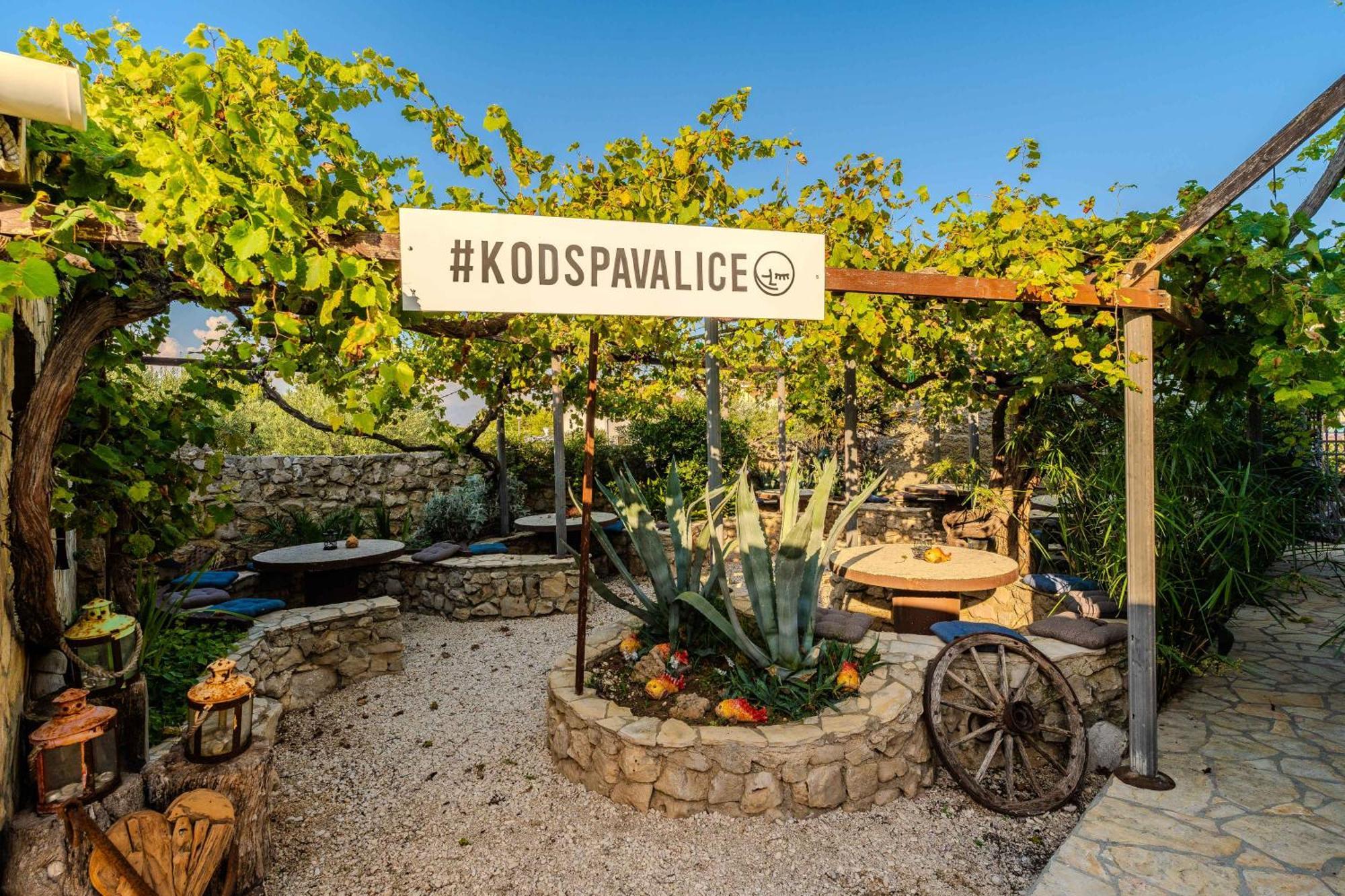 Guesthouse Kod Spavalice วีร์ ภายนอก รูปภาพ