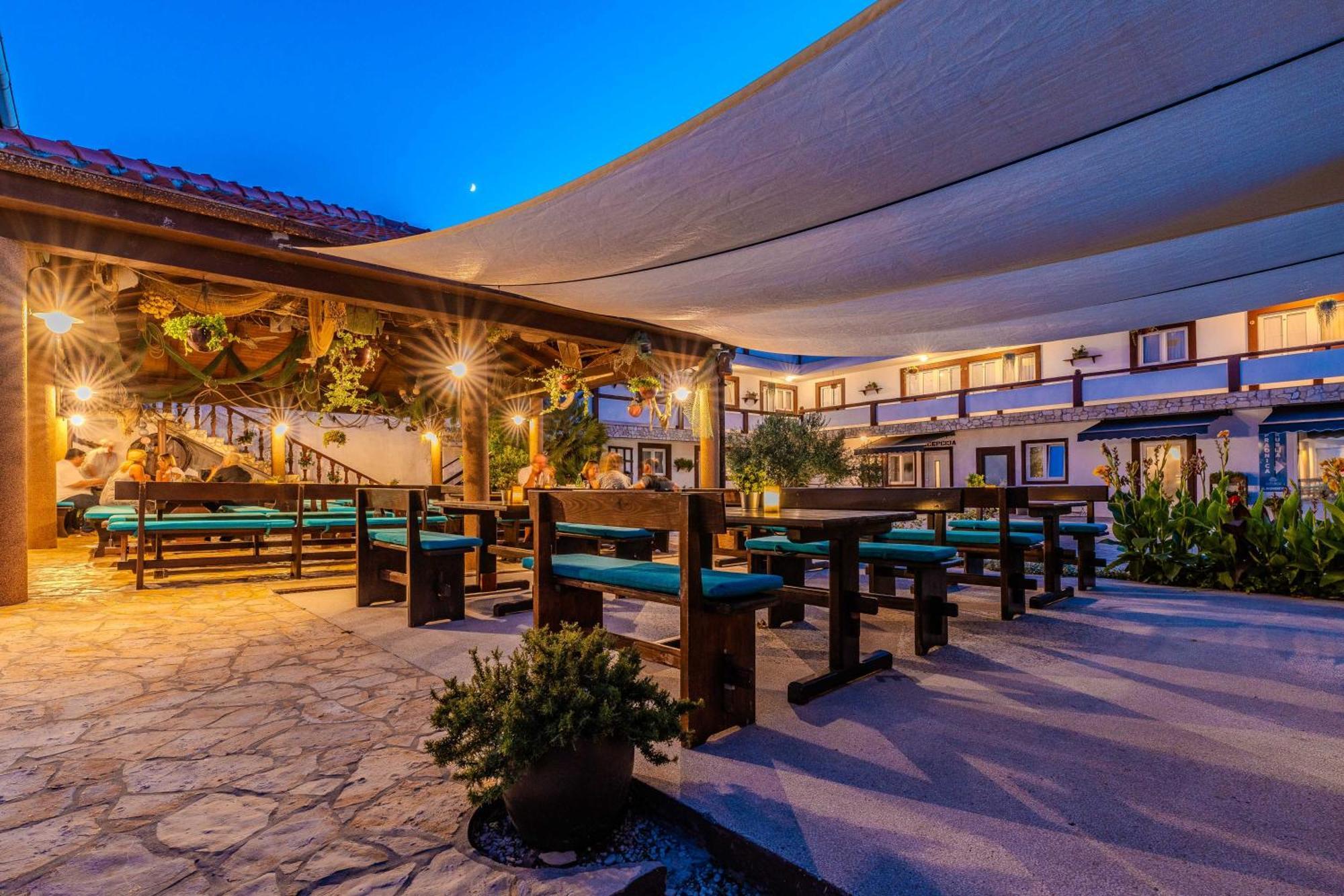 Guesthouse Kod Spavalice วีร์ ภายนอก รูปภาพ