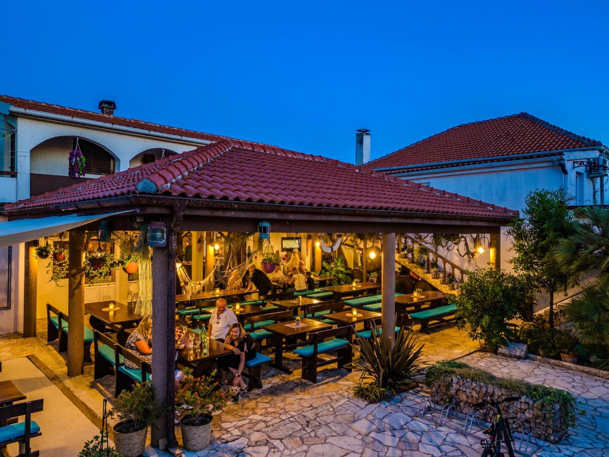 Guesthouse Kod Spavalice วีร์ ภายนอก รูปภาพ