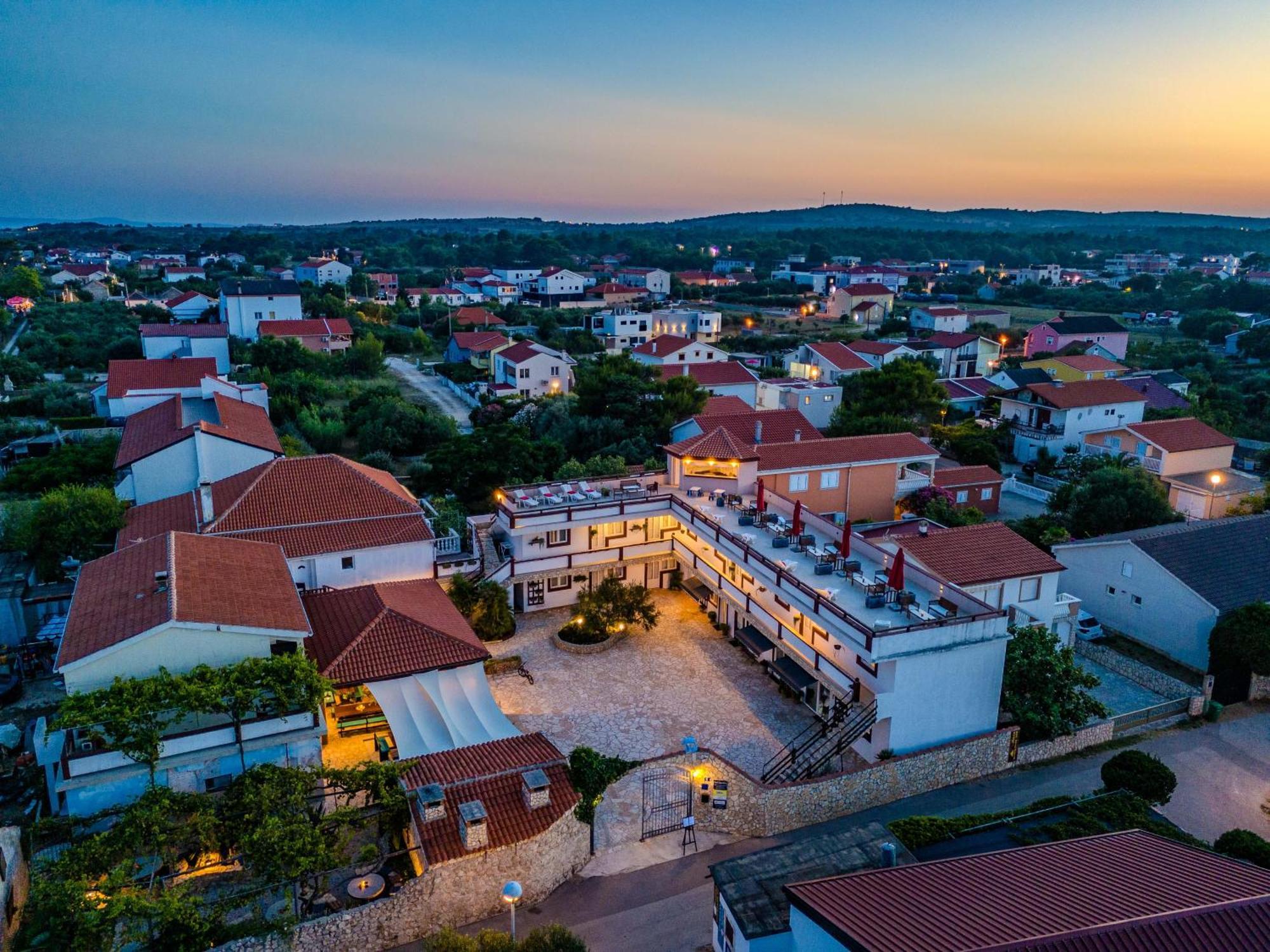 Guesthouse Kod Spavalice วีร์ ภายนอก รูปภาพ